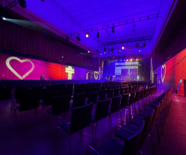 Die Stadthalle Reutlingen überzeugt mit topmoderner Veranstaltungstechnik, innovativen Konze...