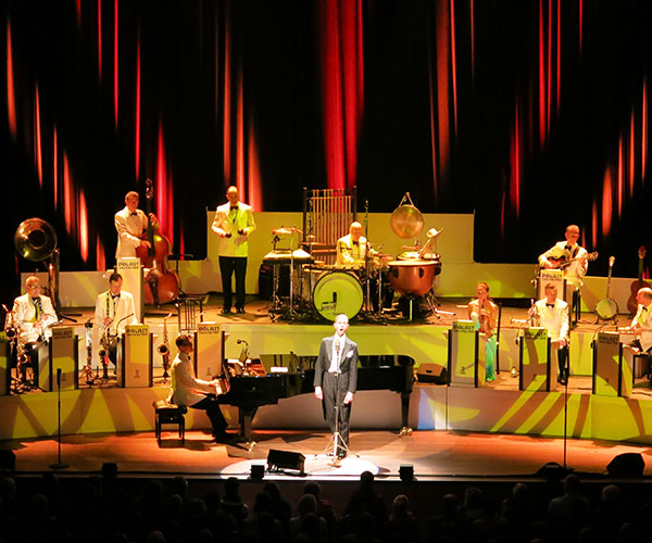Bild des Grossen Saals bei einem Konzert von Max Raabe